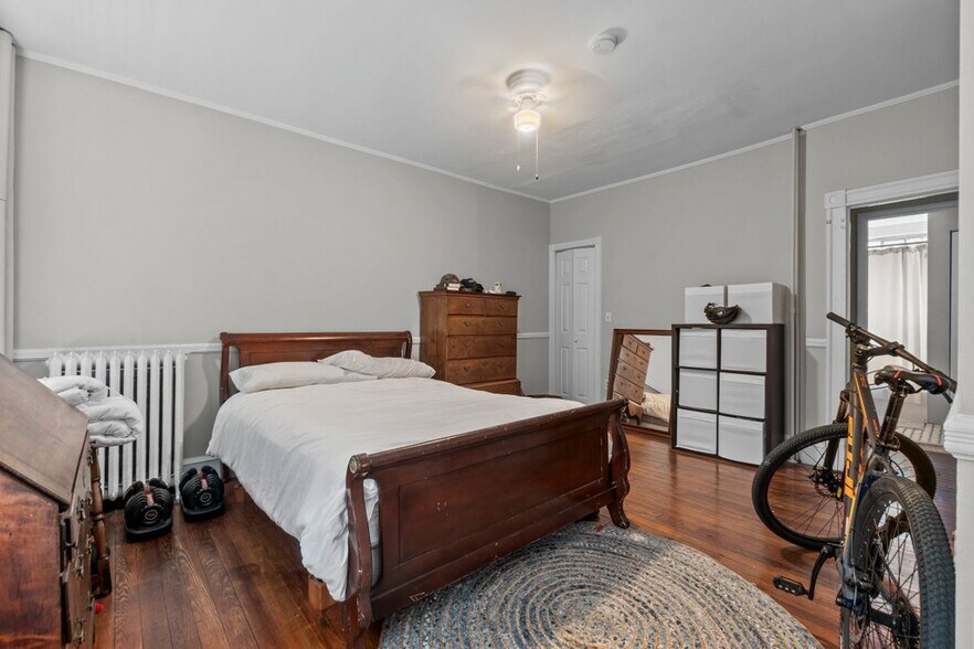 More Photos Of 5001 Roland Ave, Baltimore Apartments For Sale