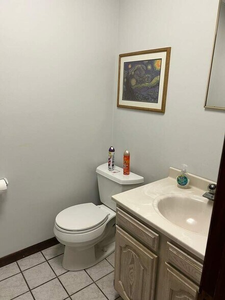 More Photos Of 240 N West Ave, Elmhurst Office For Sale