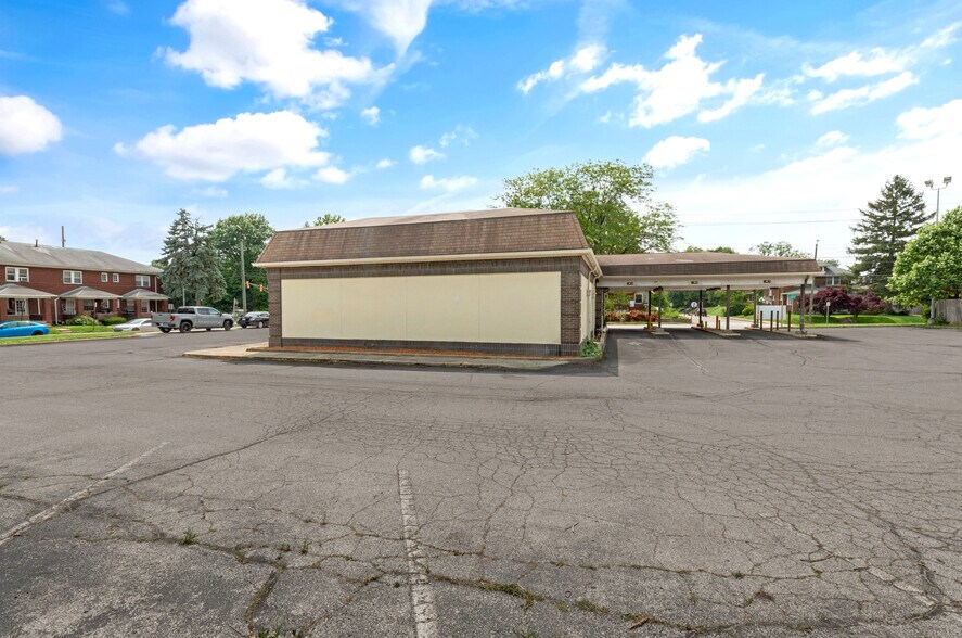 More Photos Of 2359 S Shelby St, Indianapolis Bank For Lease