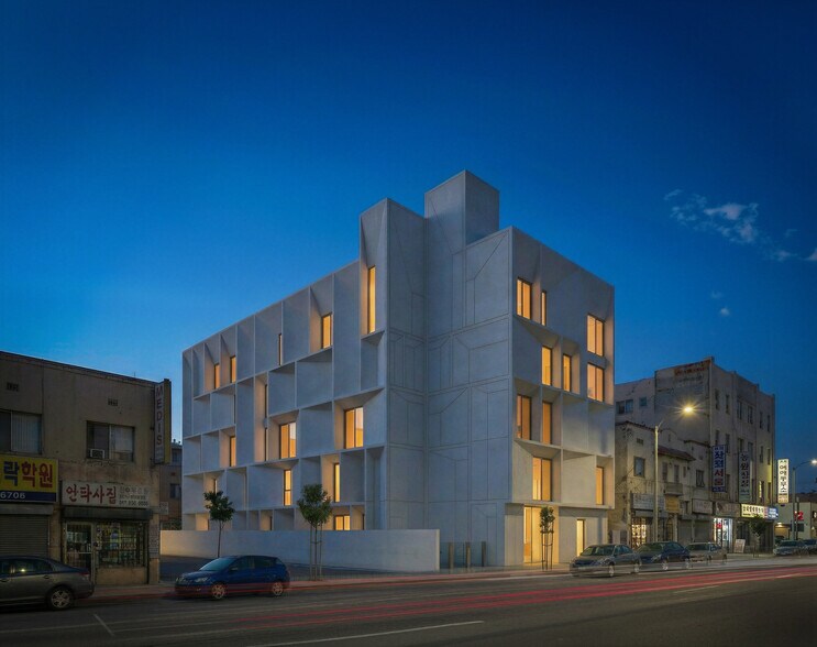 More Photos Of 2961 W 8th St, Los Angeles Land For Sale