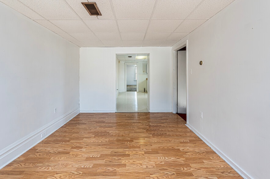 More Photos Of 537 S 5th St, Jeannette Freestanding For Sale