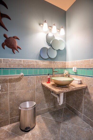More Photos Of 2525 W Carefree Hwy, Phoenix Medical For Lease