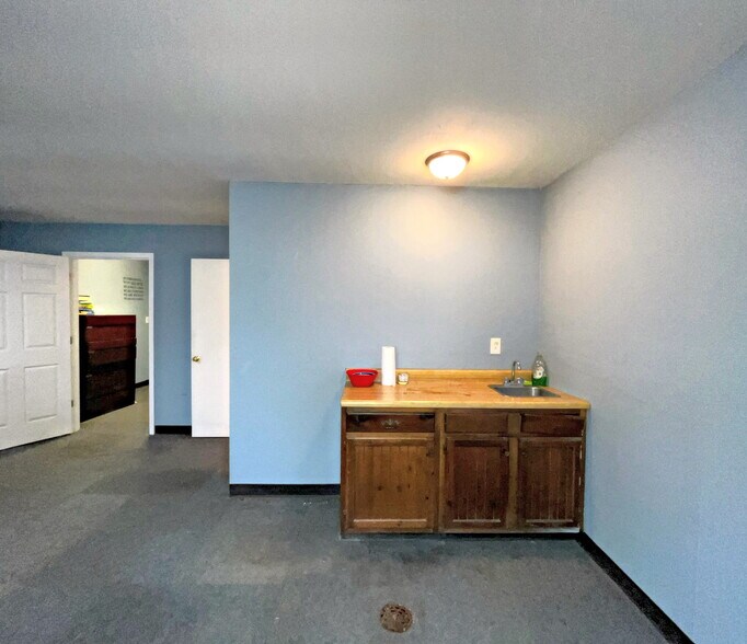 More Photos Of 1802 Vandiver Dr, Columbia Warehouse For Sale