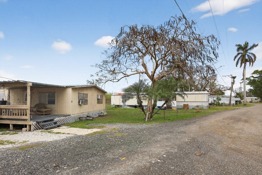More Photos Of 1 Richard Keen Rd, Pahokee Manufactured Housing Mobile Home Park For Sale