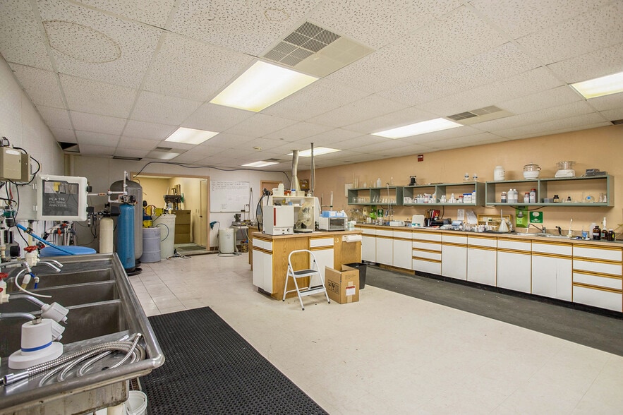 More Photos Of 1500 Kdf Dr, Three Rivers Office For Lease