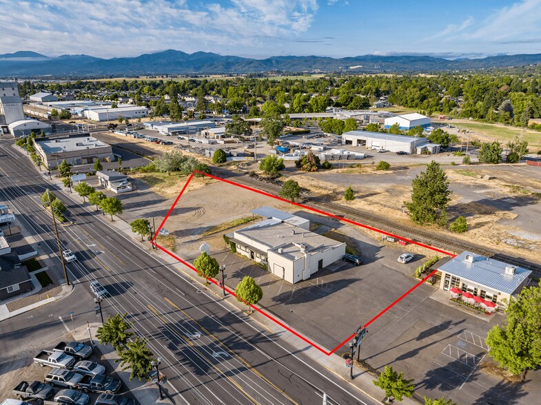 Primary Photo Of 211 Front St, Central Point General Retail For Sale