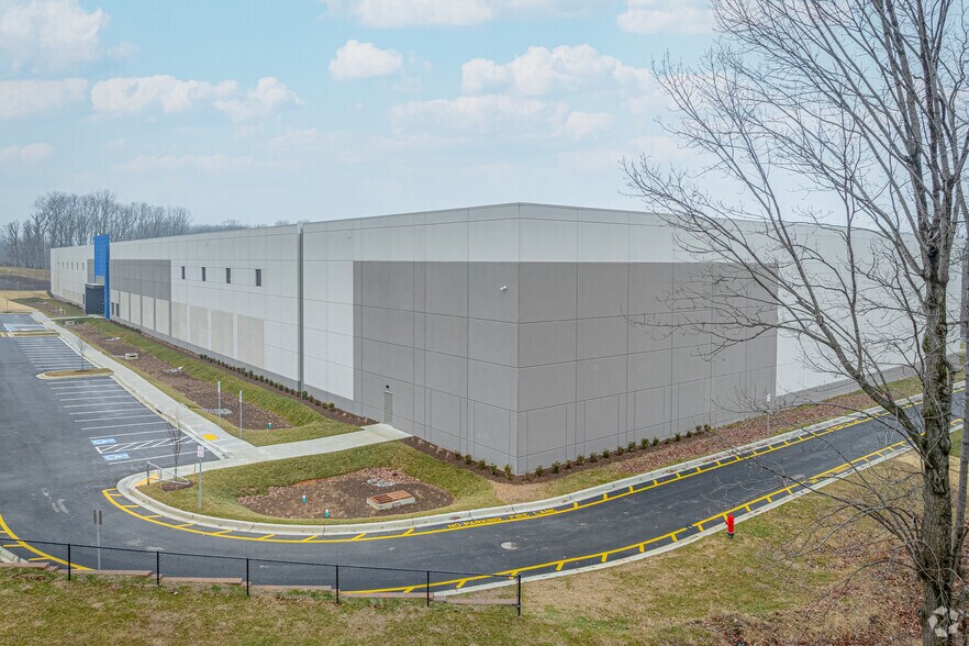 More Photos Of 1305 Furnace Rd, Linthicum Heights Distribution For Lease