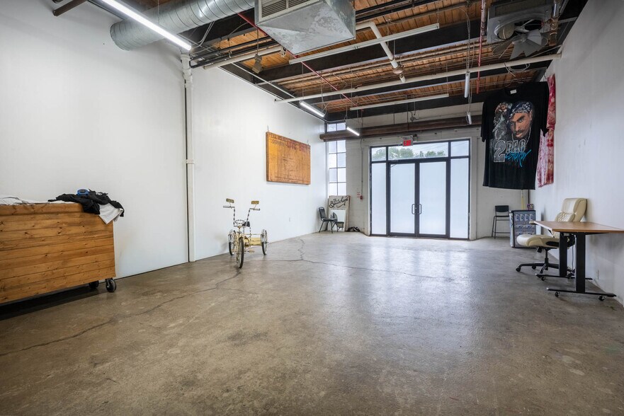 More Photos Of 100 Symes Rd, Toronto Manufacturing For Lease