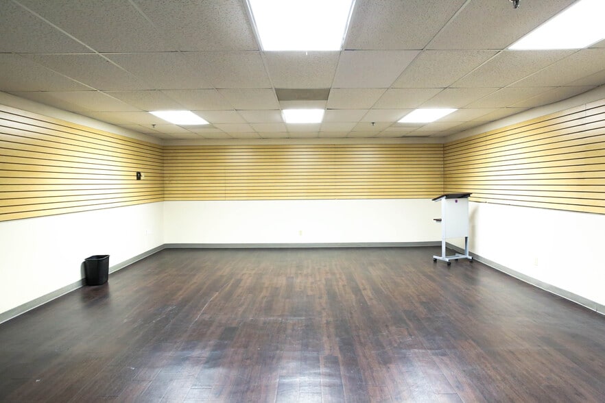 More Photos Of 626 Minnesota Ave, Kansas City Office For Lease