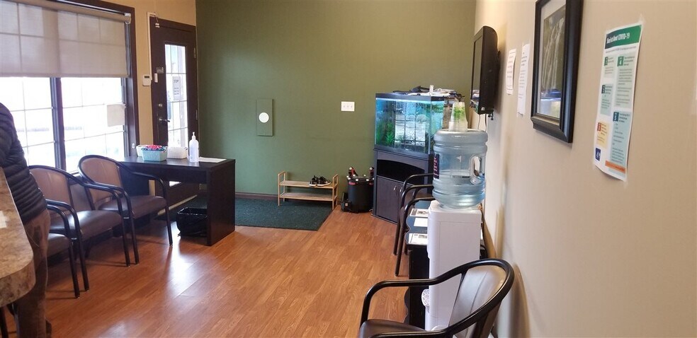 More Photos Of 6201 50th St, Leduc General Retail For Sale