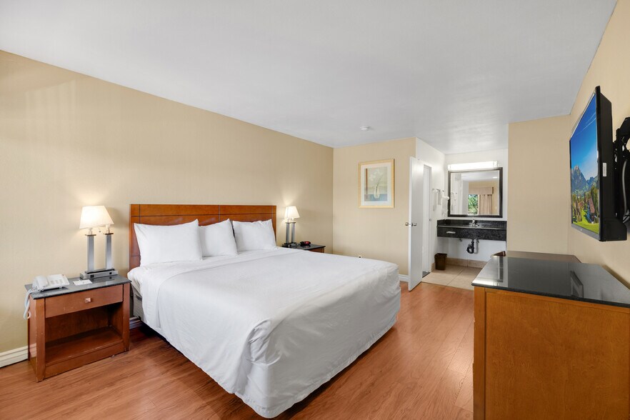 More Photos Of 2625 W Florida Ave, Hemet Hotel For Sale