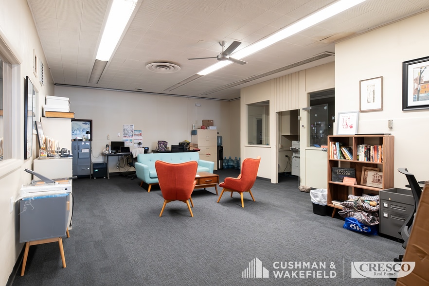 More Photos Of 3308 Lorain Ave, Cleveland Office For Sale