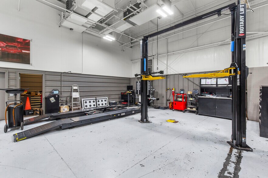 More Photos Of 5385 N I 55 St, Jackson Auto Dealership For Sale