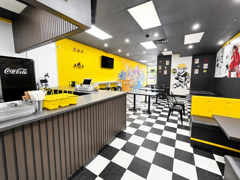 More Photos Of 1280 Boul Curé-Labelle, Laval Freestanding For Lease