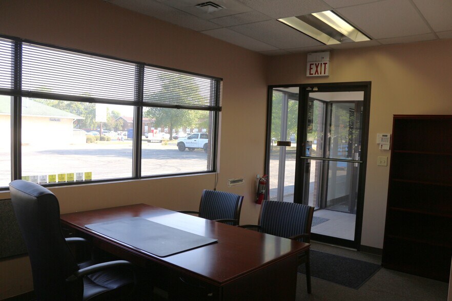 More Photos Of 801 S Durkin Dr, Springfield Office For Sale