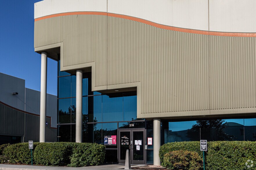 More Photos Of 4711 W 1730 S, Salt Lake City Distribution For Lease