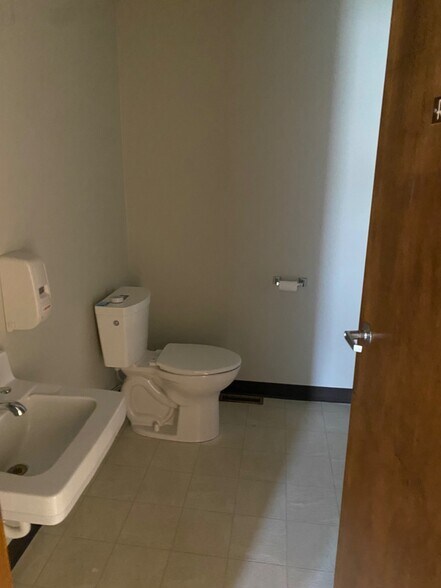 More Photos Of 421 Main St, Tarkio Medical For Sale