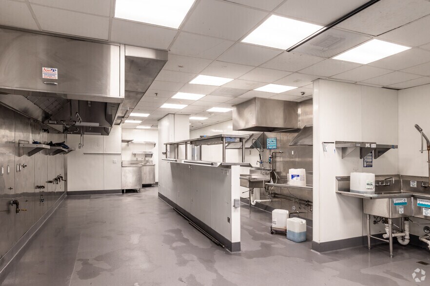 More Photos Of 600 S La Brea Ave, Los Angeles Storefront Retail Residential For Lease