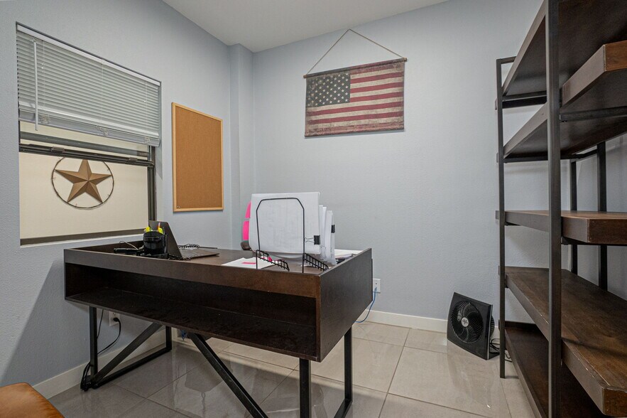 More Photos Of 3500 Confederate Rd, El Paso Warehouse For Lease