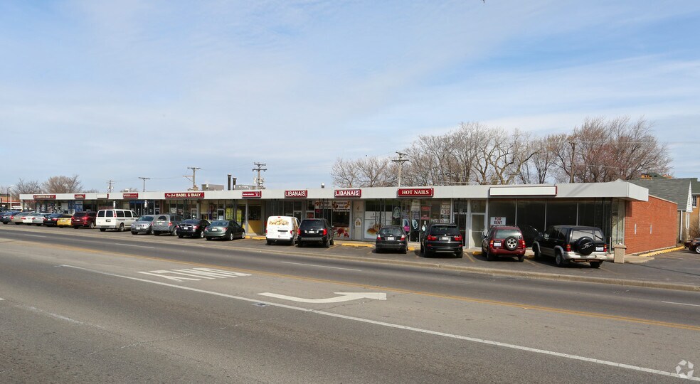 More Photos Of 4704-4722 W Touhy Ave, Lincolnwood Unknown For Lease