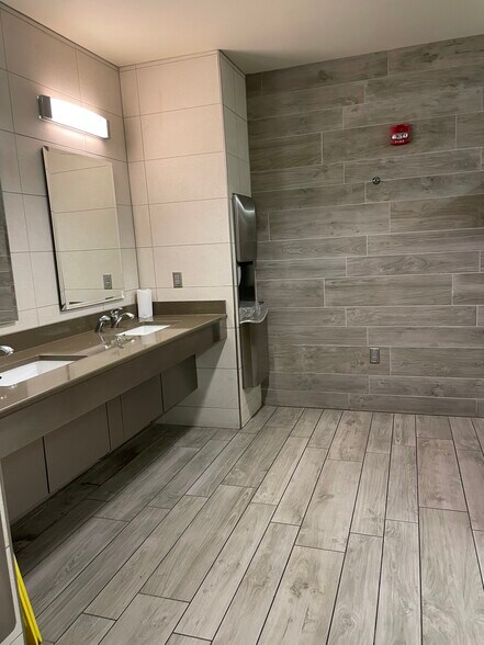 More Photos Of 49 W Maryland St, Indianapolis General Retail For Lease