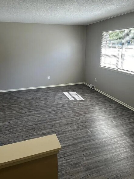 More Photos Of 8404 Sterling Ave, Raytown Apartments For Sale