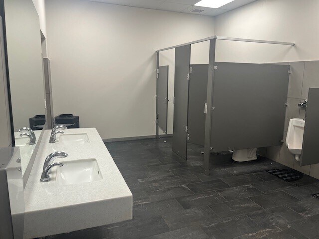 More Photos Of 4815 Crackersport Rd, Allentown Warehouse For Lease