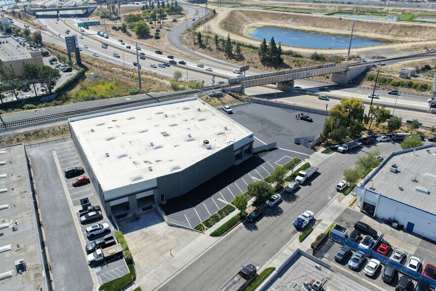 More Photos Of 1010 N Grove St, Anaheim Warehouse For Lease