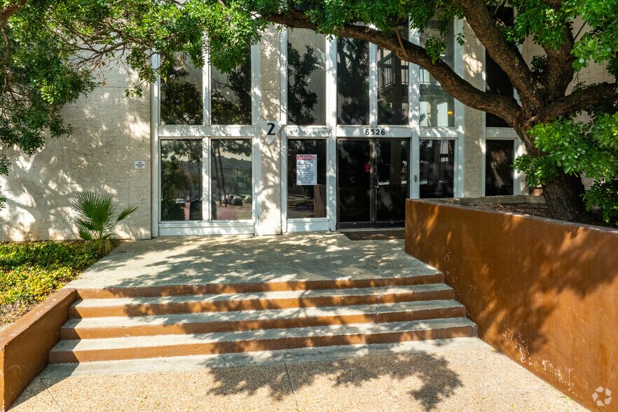 More Photos Of 6323 Sovereign Dr, San Antonio Office For Sale