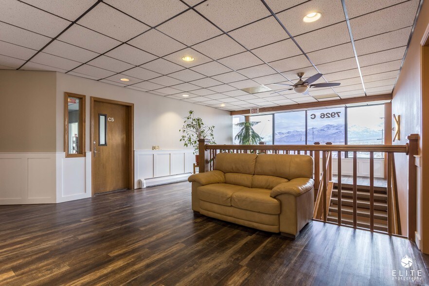 More Photos Of 7926 Old Seward Hwy, Anchorage Office For Sale