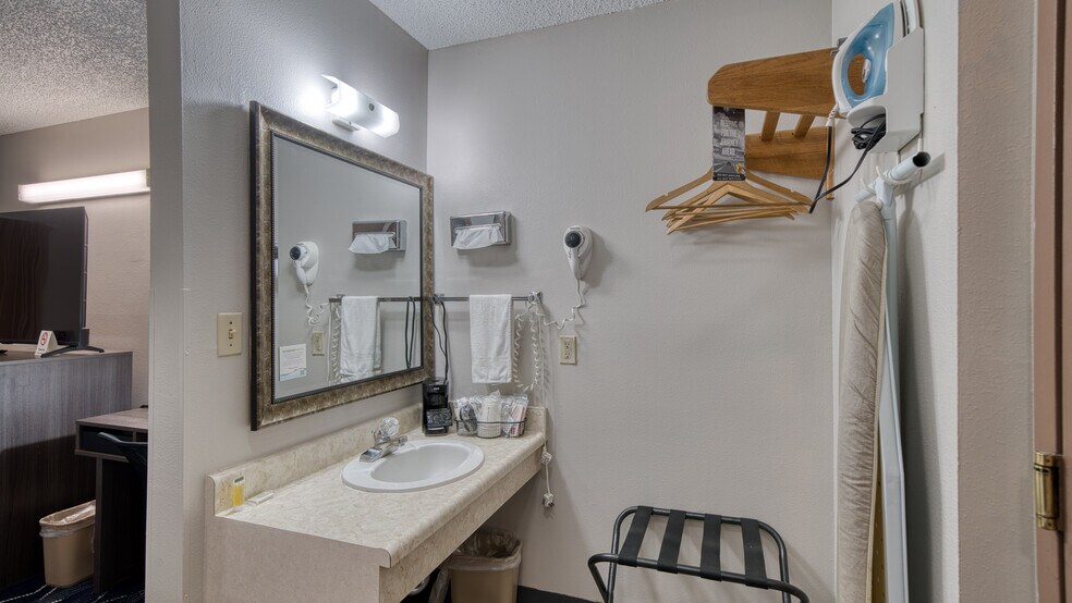 More Photos Of 2600 Whitewood Service Rd, Sturgis Hotel For Sale