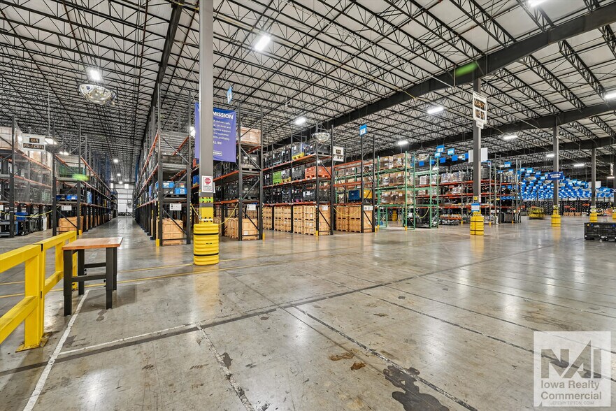 More Photos Of 4600-5000 20th Ave SW, Cedar Rapids Warehouse For Lease
