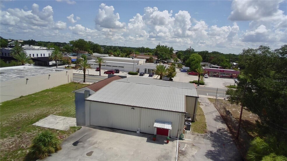 More Photos Of 208 E Lake Ave, Auburndale Religious Facility For Lease