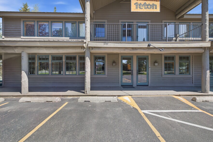 More Photos Of 1260 N West St, Wilson Office For Lease
