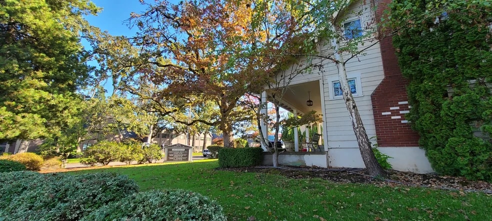 More Photos Of 1415 Liberty St SE, Salem Office For Sale