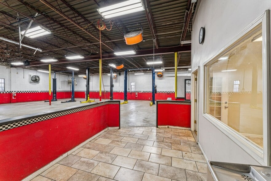 More Photos Of 1839 N 10th St, Kansas City Warehouse For Sale