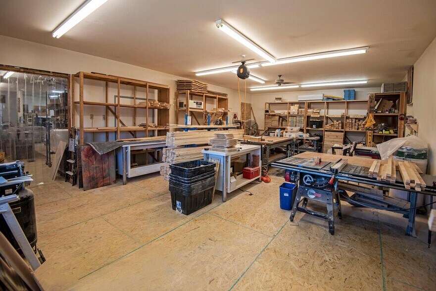 More Photos Of 592 N Sisters Park Ct, Sisters Flex For Sale