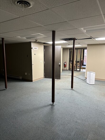 More Photos Of 293 W North St, Geneva Loft Creative Space For Lease