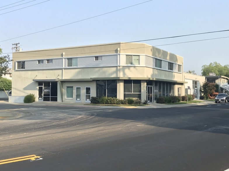 More Photos Of 5523-5531 F St, Sacramento Office Residential For Lease