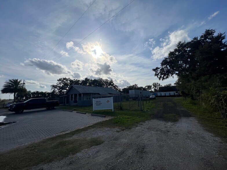 More Photos Of 4780 Pasco St, Orlando Warehouse For Lease