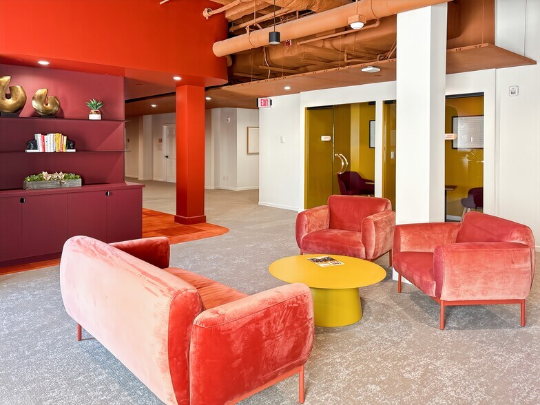 More Photos Of 2027 Dodge St, Omaha Coworking Space