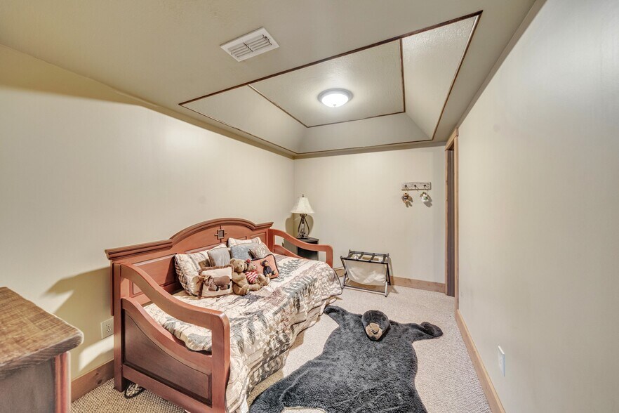 More Photos Of 2003 Bend of the Riv, Hiawassee Specialty For Sale