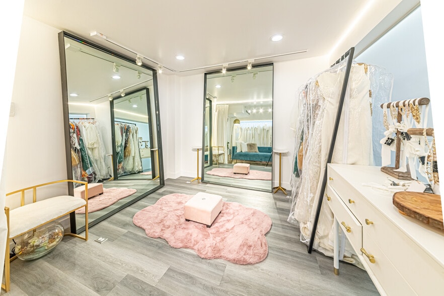 More Photos Of 330 N Western Ave, Los Angeles Storefront Retail Office For Sale