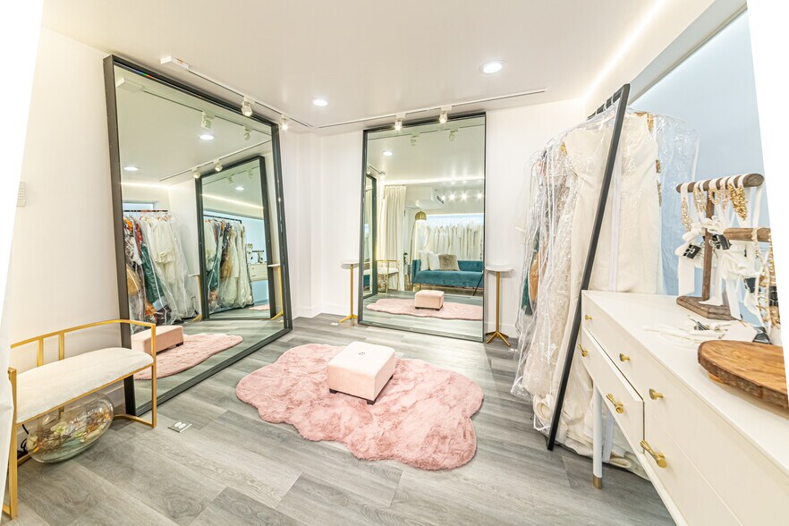 More Photos Of 330 N Western Ave, Los Angeles Storefront Retail Office For Lease