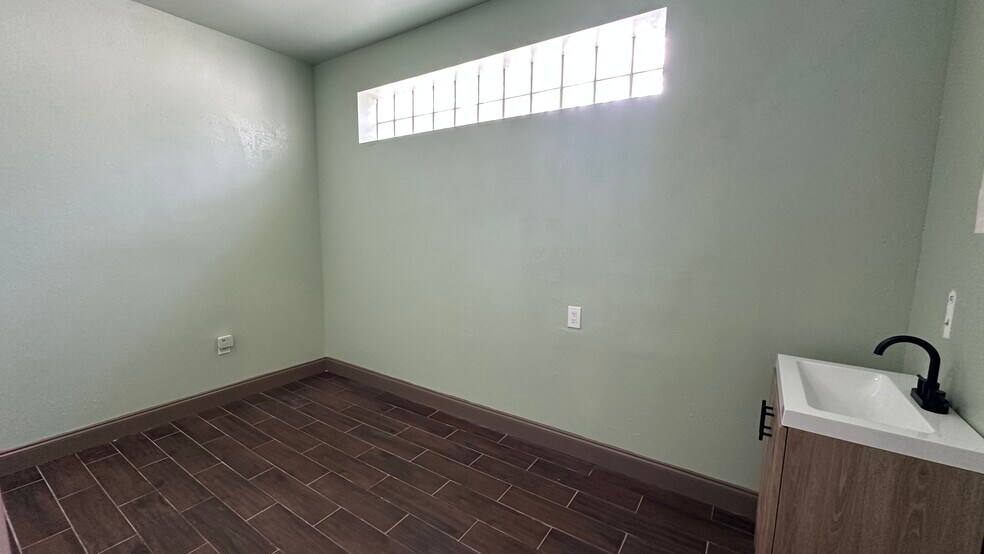 More Photos Of 1707 E Edgewood Dr, Lakeland Medical For Lease