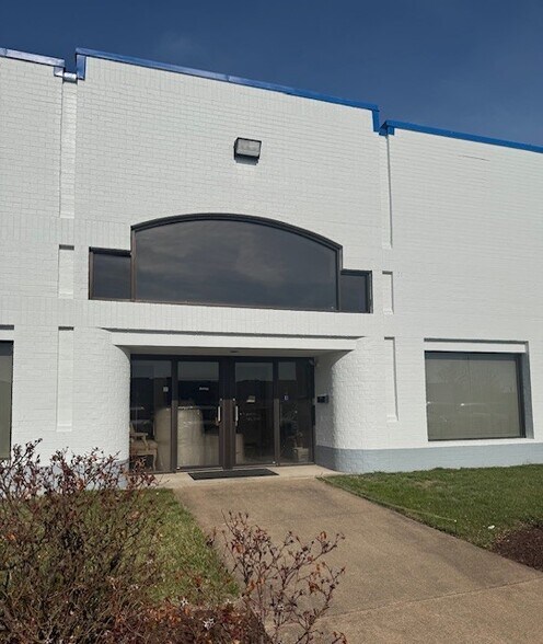 More Photos Of 8600-8624 Phoenix Dr, Manassas Light Distribution For Lease