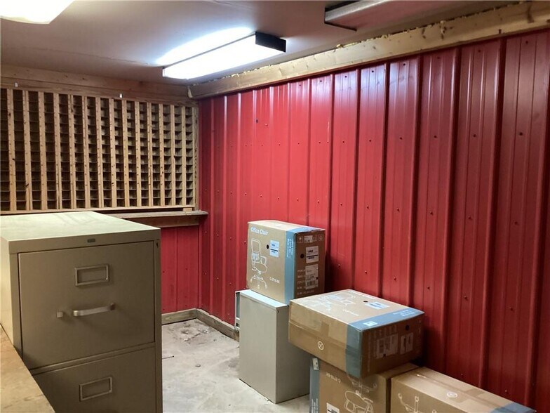 More Photos Of 540 E Church St, Jasper Auto Repair For Sale