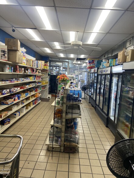 More Photos Of 2001 W Pratt St, Baltimore Freestanding For Sale