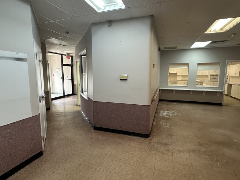 More Photos Of 20962 Dalton Rd, Georgina Storefront For Sale