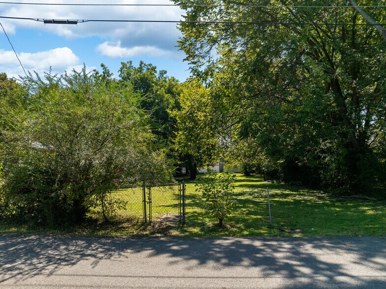 More Photos Of 226 E Main St, Sevierville Freestanding For Sale